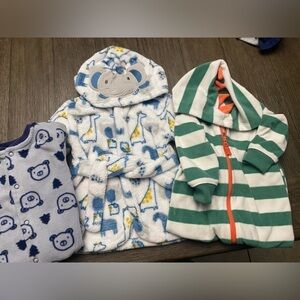 Lot of 3 baby onesies and robe size 6 month
